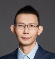 吴彦 照片