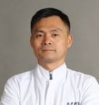 王华 照片