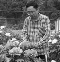 成仿云 照片