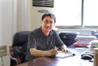 和学新 照片