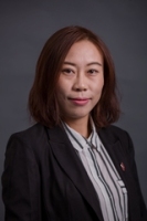 高娜 照片