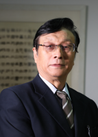卢欣石 照片