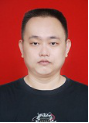 杨致 照片