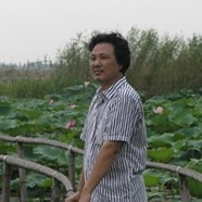 胡中立 照片