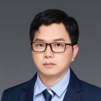 易红 照片