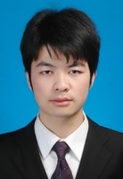 严坤 照片