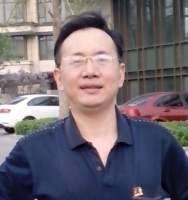 吕劲 照片