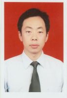 何静仁 照片