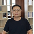 董新伟 照片