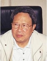 傅依备 照片