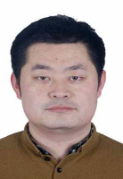 周小伟 照片