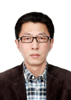 杨伟 照片