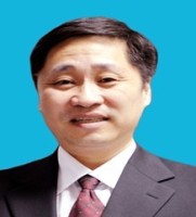 黄翔 照片