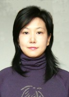 余嵘 照片