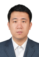 石磊 照片