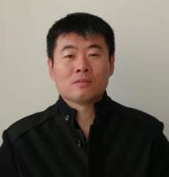 王磊 照片