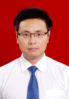 黄俊 照片