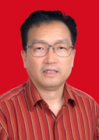 雷闫盈 照片