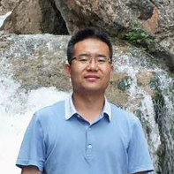 李健 照片