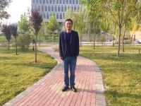 石育中 照片