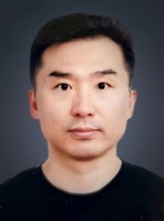 李巍 照片