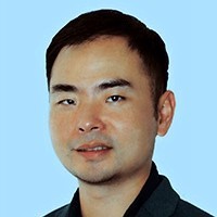 严健 照片