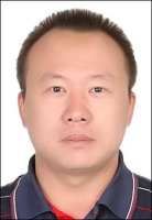 彭亮 照片