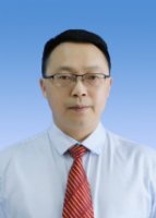 岑康 照片