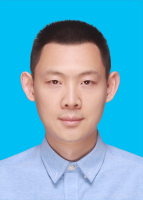 刘智 照片