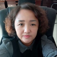 严华玉 照片