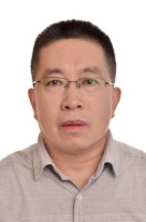 余迪求 照片
