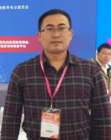 边辉 照片
