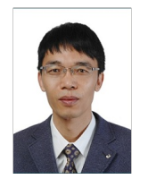 练秋生 照片