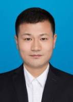 李岩 照片