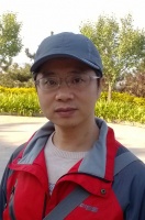 谭征 照片