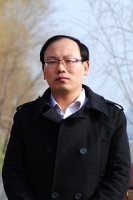 窦超银 照片