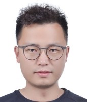 王国成 照片