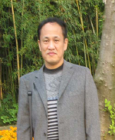 南照东 照片