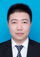 吴鹏 照片