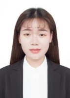 严月 照片