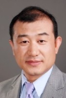 岳耀杰 照片