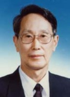 伦世仪 照片