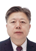 李校堃 照片