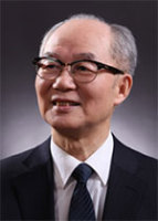 秦伯益 照片