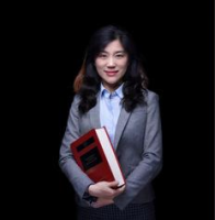 于铭 照片