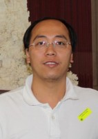 曾中明 照片