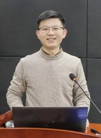 丁龙 照片