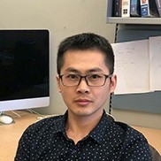 何志成 照片