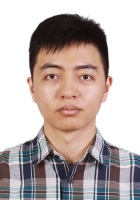 梁智雄 照片