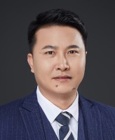 陆高鹏 照片